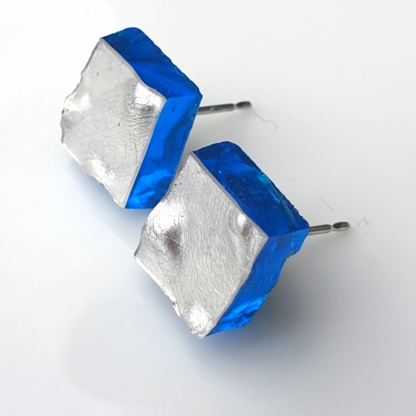 Piccole Gioie - Nocturnal Lagoon - Pair of White Gold Stud Earrings on Glass