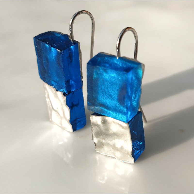 Piccole Gioie - Nocturnal Lagoon - Pair of White Gold leverback Earrings on Glass